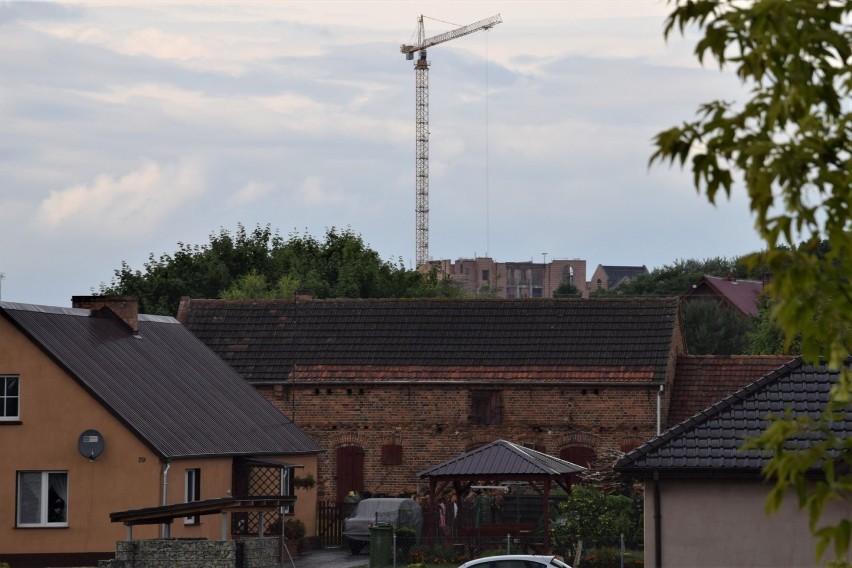 Imponujący zabytkowy most kolejowy dawnej linii wronieckiej...