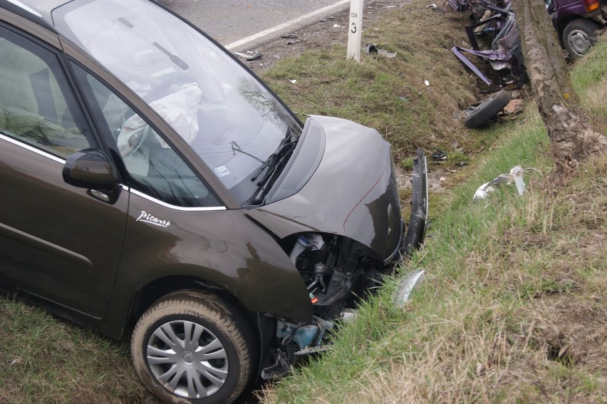 Groźny wypadek w Złotej na DK nr 72