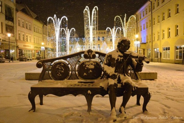 Pamiętacie jeszcze białe święta w Żarach, Żaganiu, czy Szprotawie? Tęsknicie za nimi? Telemann w Żarach wygląda magicznie w białym puchu!