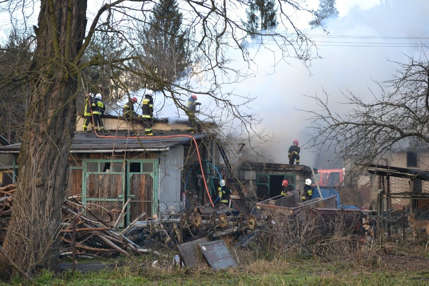 Pożar w Imielinie: Zapalił się budynek gospodarczy