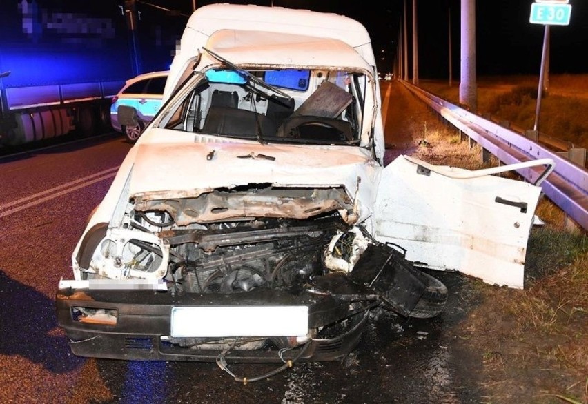 Wypadek w Białej Podlaskiej. Zderzyły się ze sobą dwa samochody. Młodzi mężczyźni trafili do szpitala
