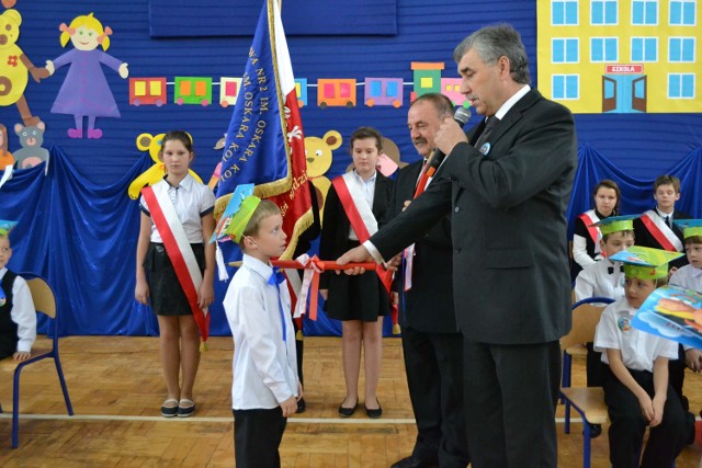 Ślubowanie klas pierwszych w ZS nr 2 w Opolu Lubelskim