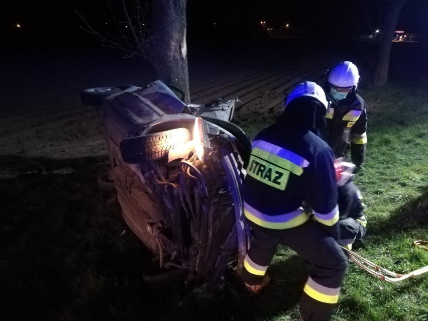 Słomków Suchy. 20-latek w stanie ciężkim, poszukiwany kierowca drugiego pojazdu[FOTO]