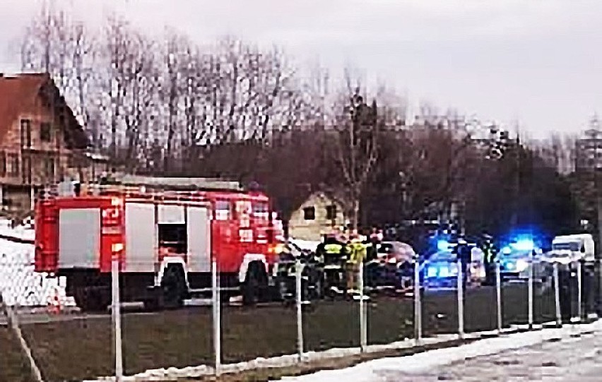 Dwa sądeckie samochody rozbite w wypadku na DK 75 w Tworkowej. Jedna osoba w szpitalu