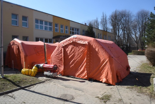 Zamiast namiotów przed oddziałem zakaźnym Szpitala Uniwersyteckiego w Zielonej Górze staną nowoczesne kapsuły. By jeszcze skuteczniej walczyć z ewentualną drugą falą koronawirusa.