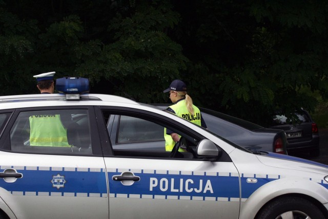 Sępoleńska policja zatrzymała w ostatnim czasie nietrzeźwego kierowcę i dwóch jadących o wiele za szybko