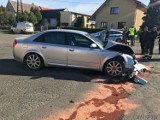 Wypadek w Pogórzu. Zderzyły się dwa audi, cztery osoby są ranne 