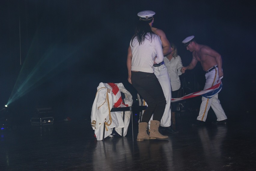 Krotoszyn: erotyczni tancerze rozgrzali do czerwoności tłum kobiet (ZDJĘCIA)