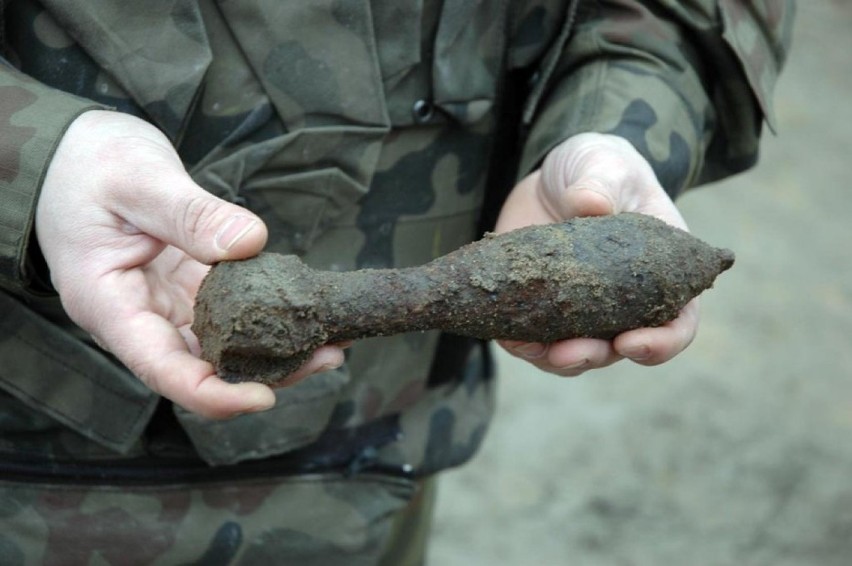 Granat moździerzowy z czasów II wojny światowej znaleziono...