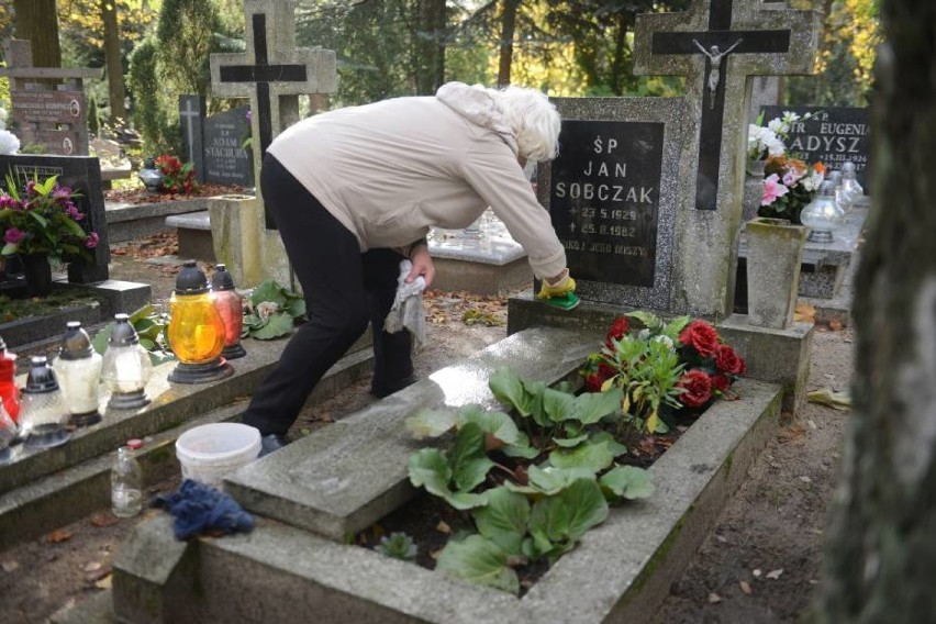 W czwartek Wszystkich Świętych. Czeka nas zmiana organizacji ruchu! 