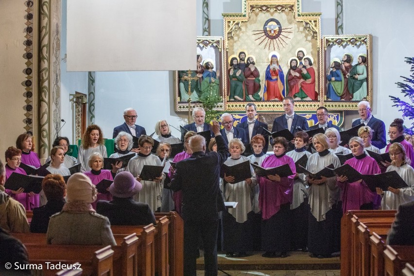 To był ostatni ich koncert kolęd w tym roku! Stargardzki chór Echo-Arioso koncertował w kościele Ducha Św. ZDJĘCIA