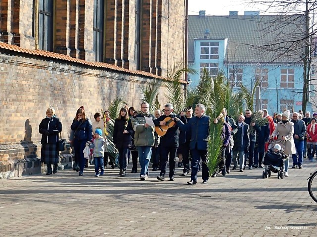 26 marca 2018 r. 
Procesja z okazji Niedzieli Palmowej w parafii pw. św. Antoniego.
Pamiętacie?