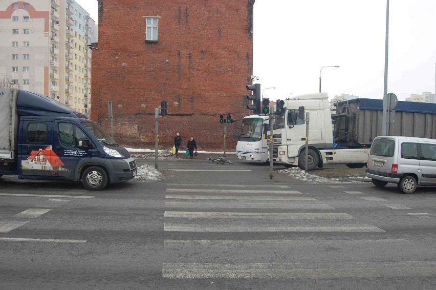 Rowerzystka potrącona przez autobus