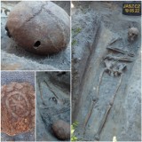 Szczątki niemieckiego żołnierza znaleziono pod Osiem. Zobacz zdjęcia