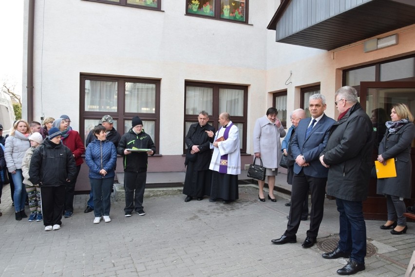 Zamojskie koło PSONI ma nowy, specjalistyczny autobus