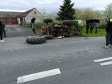 Wypadek w gminie Zakrzewo. Zderzył się traktor z samochodem dostawczym [zdjęcia]