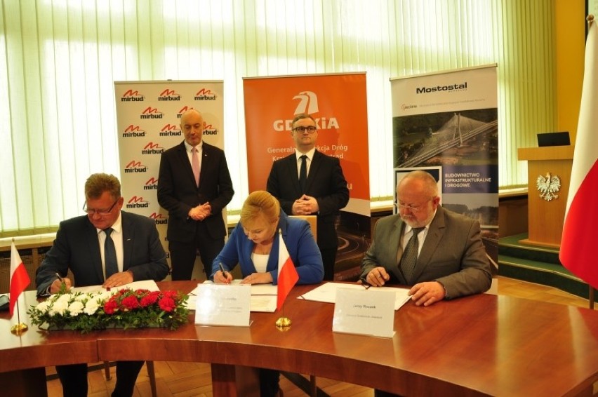Obwodnice Olesna i Praszki mają powstać do 2022 roku.