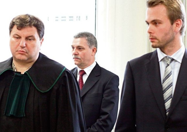 Były starosta Ryszard Pomin (z prawej) sześć lat czekał na wyrok uniewinniający w sprawie szpitala w Puszczykowie