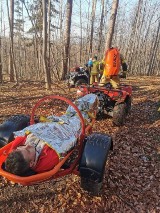 Akcja ratownicza w Górach Opawskich. Turysta upadł i zranił się w nogę 