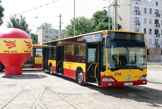 W środę autobusy i tramwaje wracają do starego rozkładu jazdy.