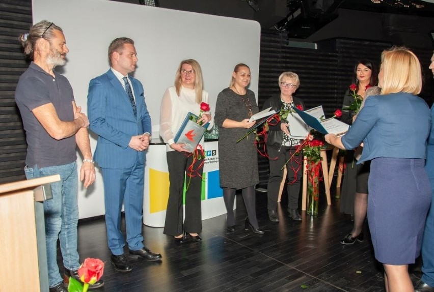 Poraj. Jolanta Huras, terapeutka z DPS laureatką konkursu  „Śląski Prometeusz 2022” ZDJĘCIA