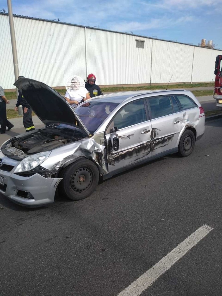 Wypadek na al. Rodła w Malborku. Jedna osoba ucierpiała po zderzeniu z cieżarówką