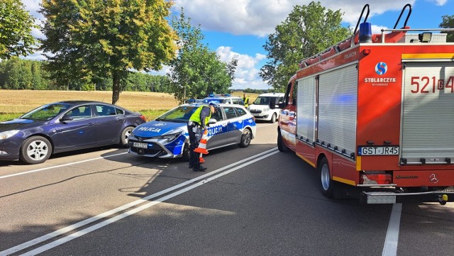 Zblewo. Wypadek na drodze krajowej 22 (12.09.2022). Zderzenie ciężarówki i busa. 2 ofiary śmiertelne