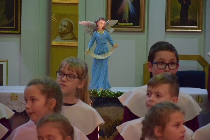 Noworoczny koncert w kaplicy Szpitala Morskiego! "Dzieci Kalasancjusza" wprowadziły pacjentów w świąteczny nastrój