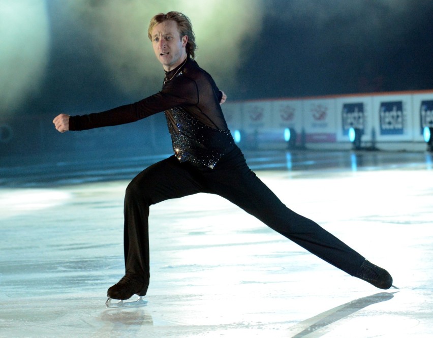 Kings on Ice. Popis łyżwiarskich umiejętności na Stadionie...