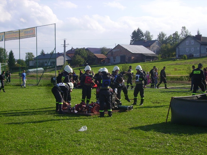 Powiatowe zawody sportowo pożarnicze wygrywa OSP Wapienne