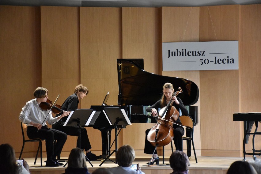 "Absolwenci i goście" w szkole muzycznej w Malborku
