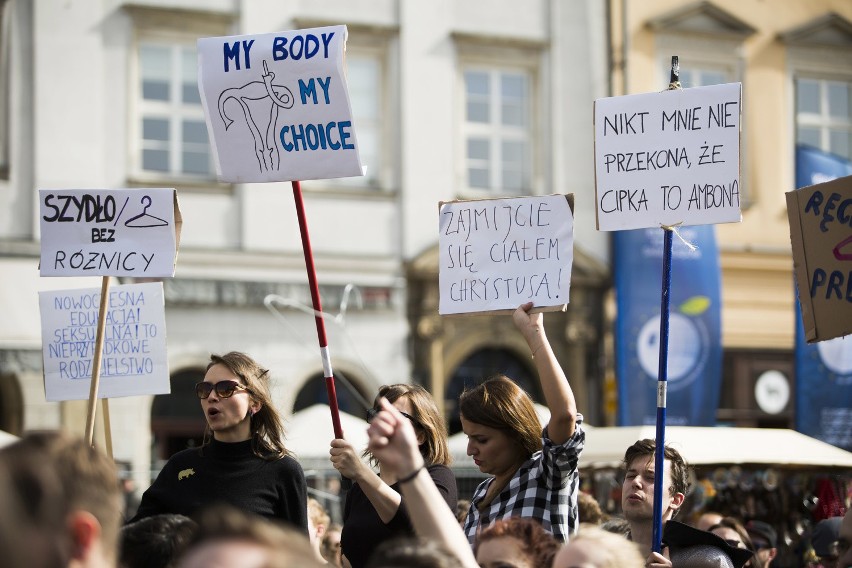 Protest przeciwko projektowi zakazu aborcji w Krakowie.