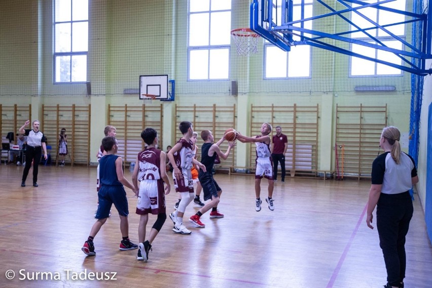 Młodzi koszykarze grają w Stargardzie. Koronawirus nie zatrzymał organizatorów 
