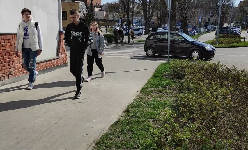 Szykany dla hulajnóg w Chojnicach. Pojawiły się i zniknęły. Dlaczego? | ZDJĘCIA, WIDEO