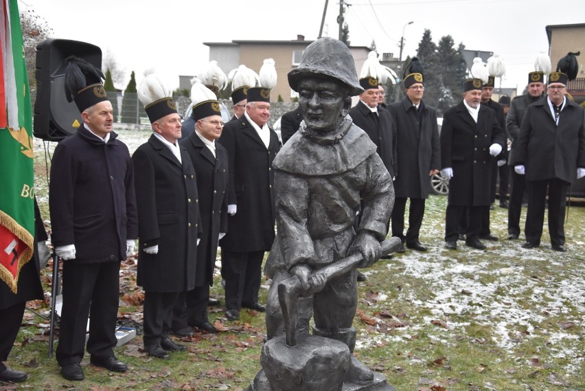 Odsłonięcie rzeźby Gwarka w Reptach Śląskich