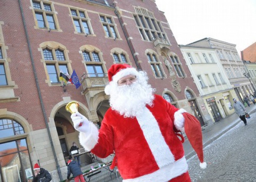 Tarnowskie Góry: Mikołaj i elfy na rynku, czyli Laponia TG