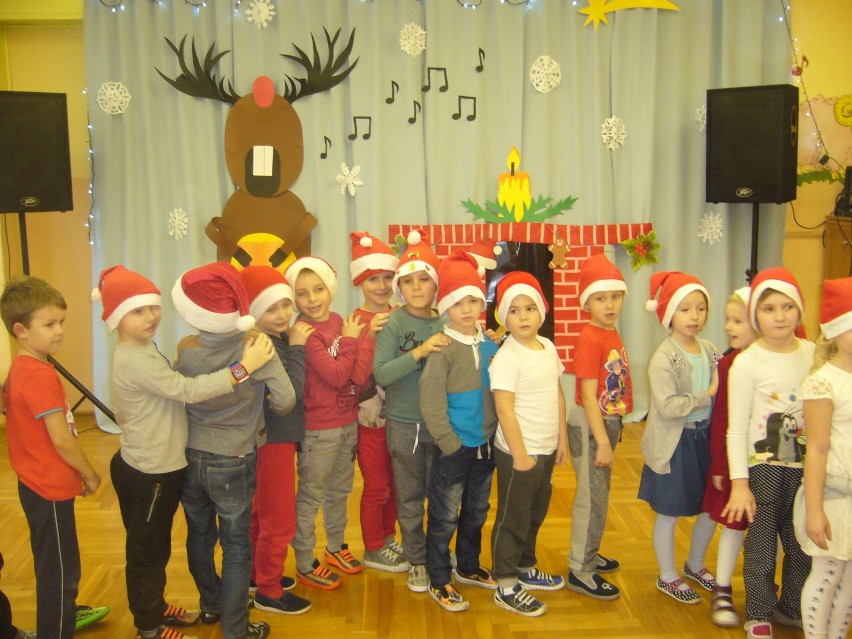 Spotkanie ze św. Mikołajem w "Tęczowym Przedszkolu" Publicznym Przedszkolu nr 2 w Zduńskiej Woli