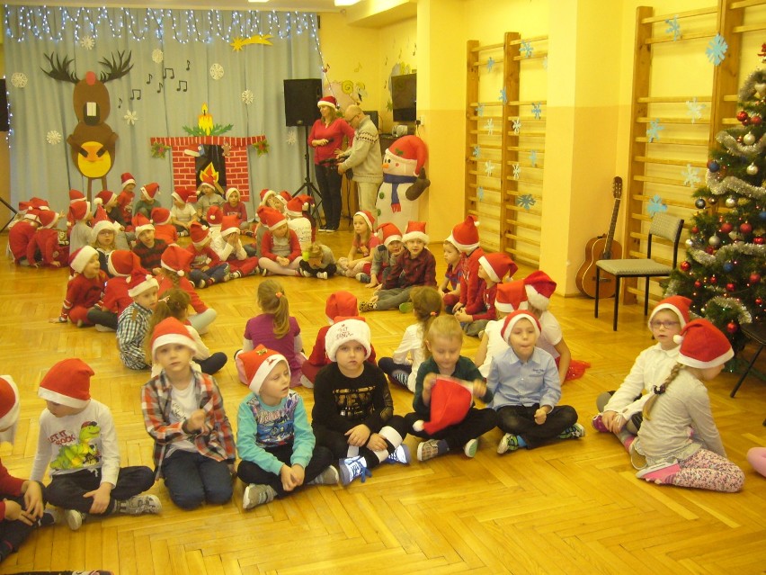 Spotkanie ze św. Mikołajem w "Tęczowym Przedszkolu" Publicznym Przedszkolu nr 2 w Zduńskiej Woli