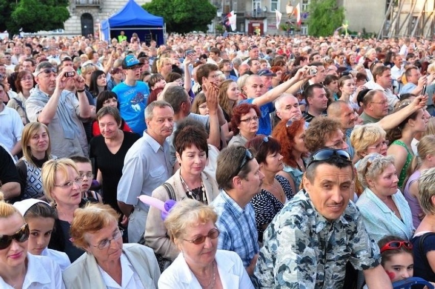 W niedzielę zmarł znany i uwielbiany polski piosenkach,...