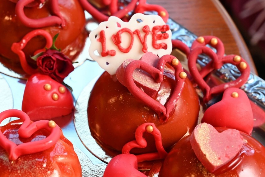 Święto zakochanych w Cukierni "Świat Słodyczy" w Kielcach. Te walentynkowe pyszności są pełne miłości