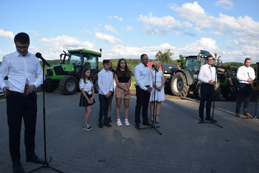 Wizyta premiera Mateusza Morawieckiego w gminie Linia. Szef rządu spotkał się z rolnikami i mówił o programie ubezpieczeń