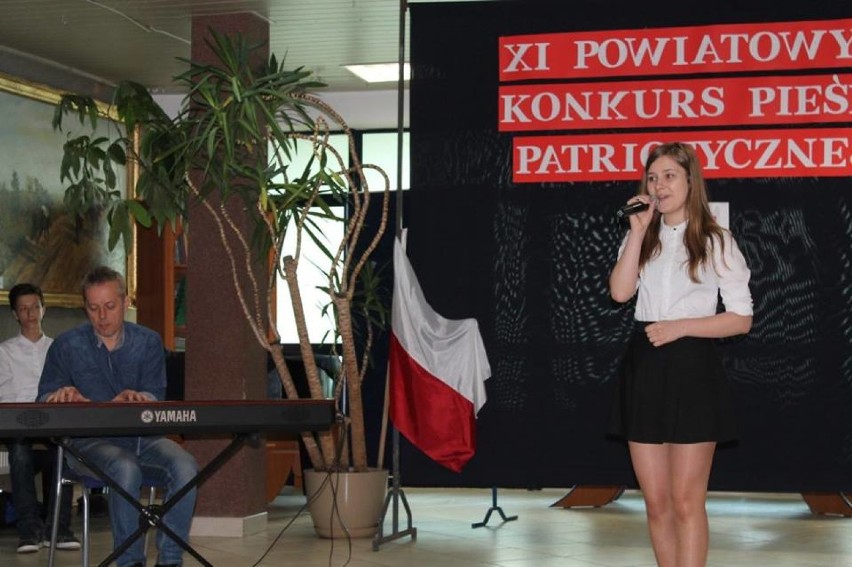 Powiatowy konkurs pieśni patriotycznej w Węglowicach ZDJĘCIA