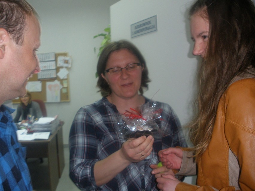 Strzegom: Wolontariusze  Jaroszowa na Warsztatach Terapii Zajęciowej