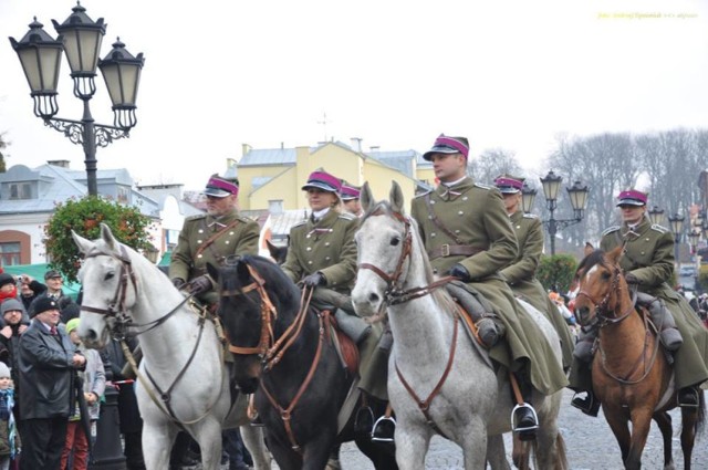 Odtworzą wjazd Piłsudskiego do Chełma. Zapraszają mieszkańców: Przyjdźcie w strojach z epoki