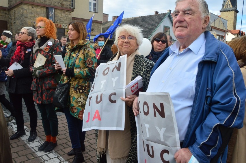 Dobczyce ponownie na trasie Tour de Konstytucja. Wśród gości m.in. sędziowie, muzycy i aktor [ZDJĘCIA]