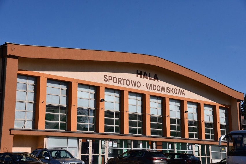 Remont Hali Sportowo-Widowiskowej MOSIR w Jarosławiu stoi pod znakiem zapytania [ZDJĘCIA]