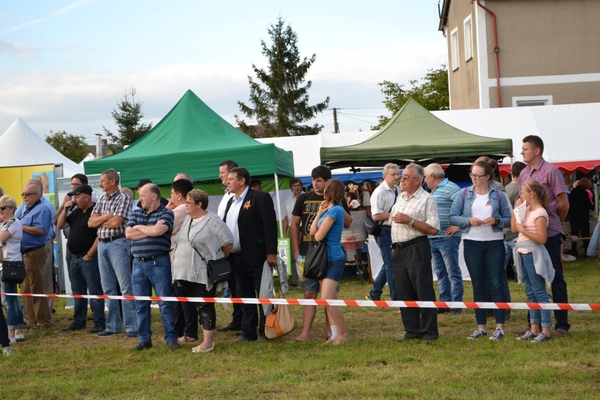 Dożynki powiatowe w Strzeczonie - turniej sołectw