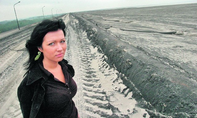 Zbiornik Żelazny Most koło Rudnej wygląda jak kawałek księżyca. Tu KGHM pompuje szlam oczyszczony z miedzi