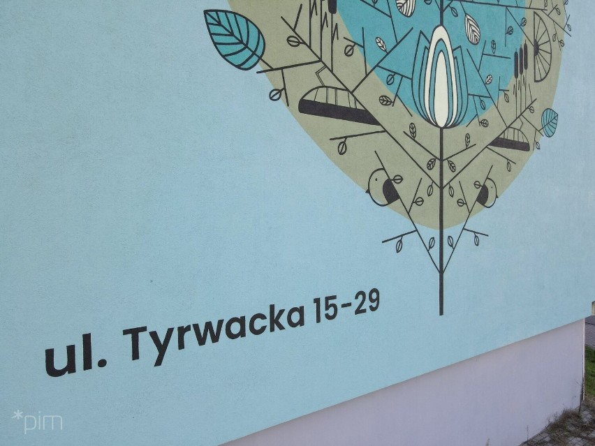 Nowy mural ulokowano na ścianie budynku przy ul. Tyrwackiej,...