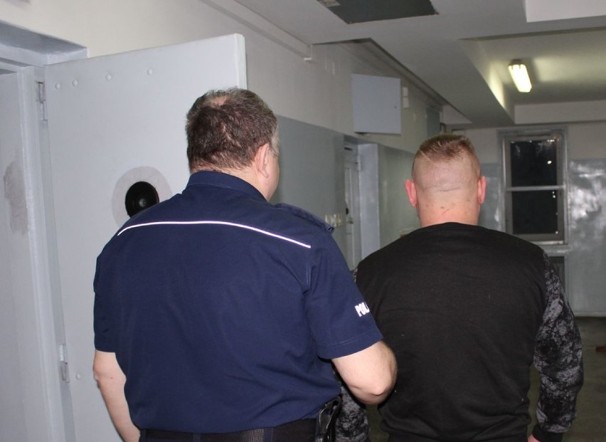 Bójka w Młynisku. 57-latek odpowie za wybicie szyby, 27-latek trafił do zakładu karnego[FOTO]